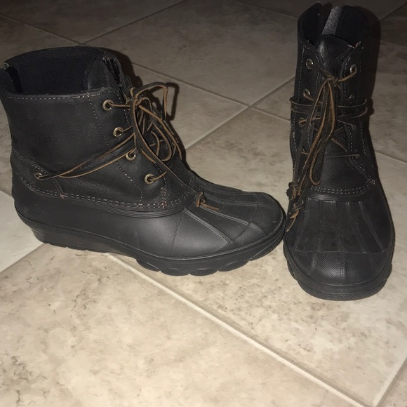 all black duck boots